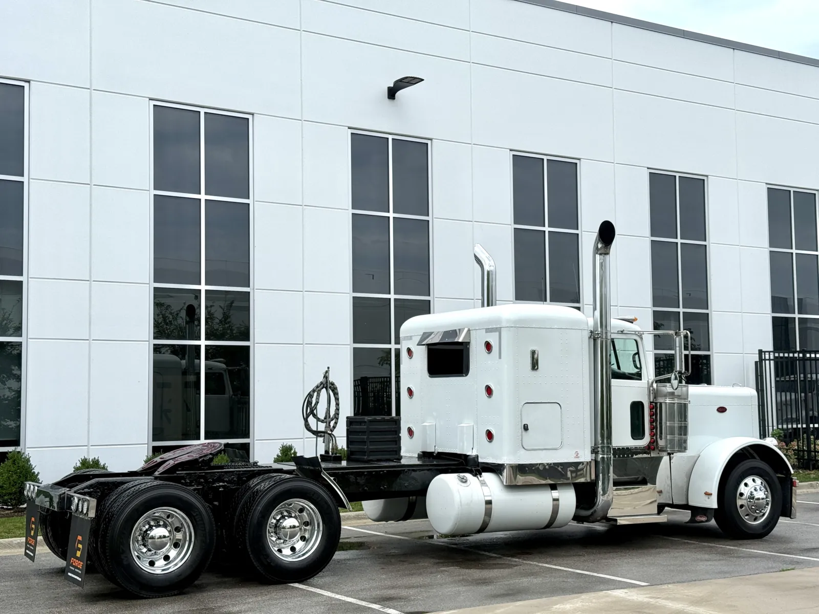 2006 Peterbilt 379 in New Lenox, IL — photo 5