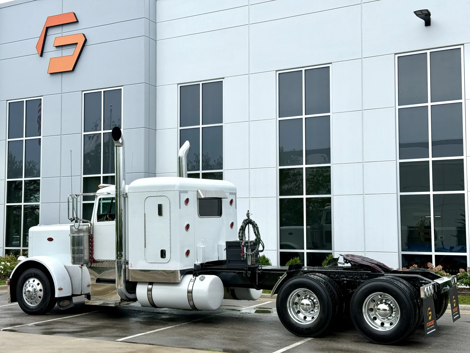 2006 Peterbilt 379 in New Lenox, IL — photo 6