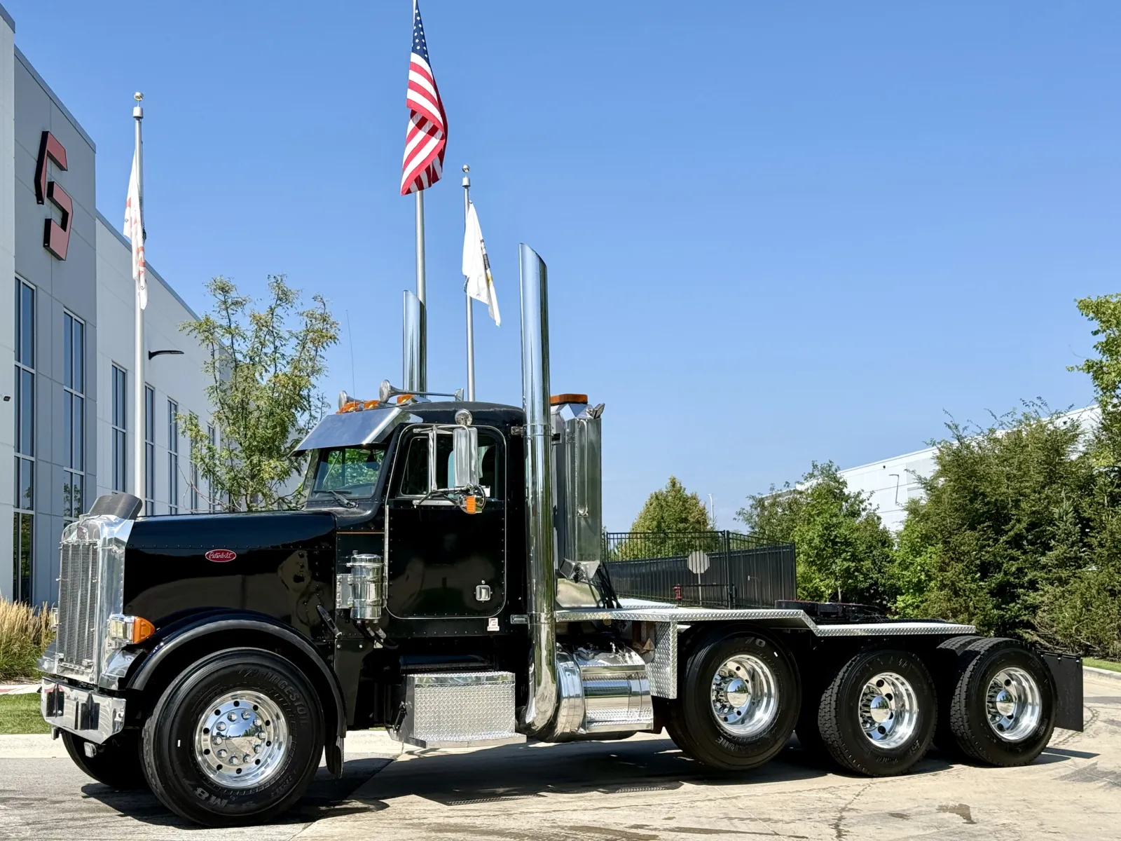 2004 PETERBILT 379