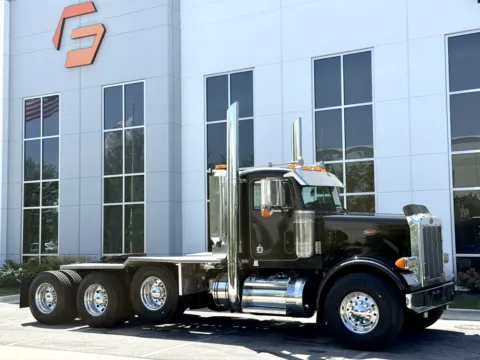 Photos of 2004 PETERBILT 379 for sale in New Lenox, IL at Forge Truck Centers - Illinois
