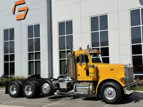 Photos of 2003 PETERBILT 379 for sale in New Lenox, IL at Forge Truck Centers - Illinois