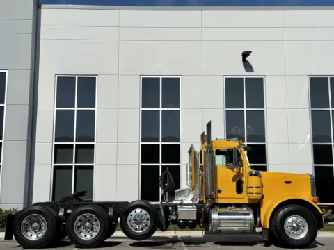 Another view of 2003 PETERBILT 379 for sale in New Lenox, IL at Forge Truck Centers - Illinois