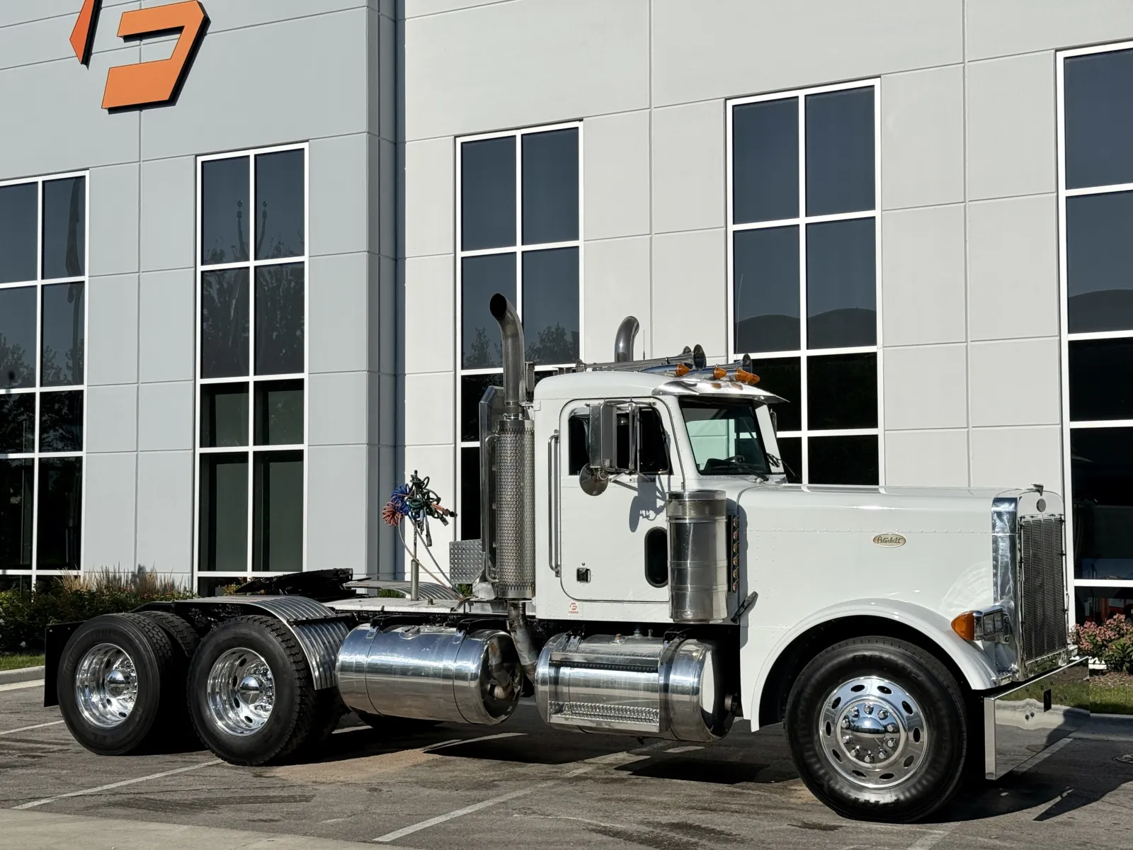 1996 Peterbilt 379 in New Lenox, IL — photo 2