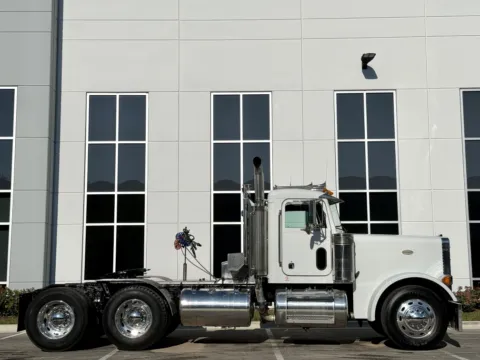 Another view of 1996 PETERBILT 379 for sale in New Lenox, IL at Forge Truck Centers - Illinois