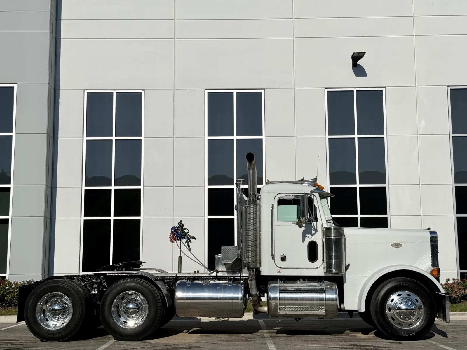 1996 Peterbilt 379 in New Lenox, IL — photo 3