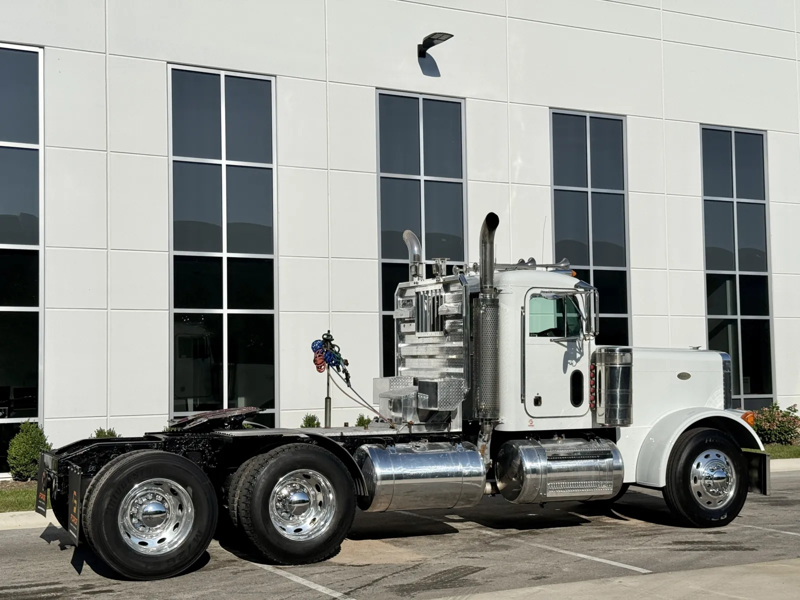 1996 Peterbilt 379 in New Lenox, IL — photo 5