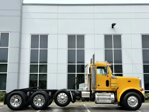Another view of 2003 PETERBILT 379 for sale in New Lenox, IL at Forge Truck Centers - Illinois