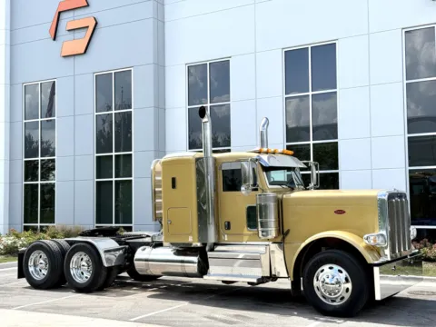Photos of 2022 PETERBILT 389 for sale in New Lenox, IL at Forge Truck Centers - Illinois