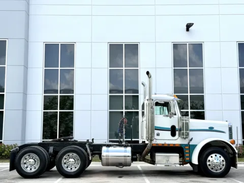 Another view of 1998 PETERBILT 379 for sale in New Lenox, IL at Forge Truck Centers - Illinois
