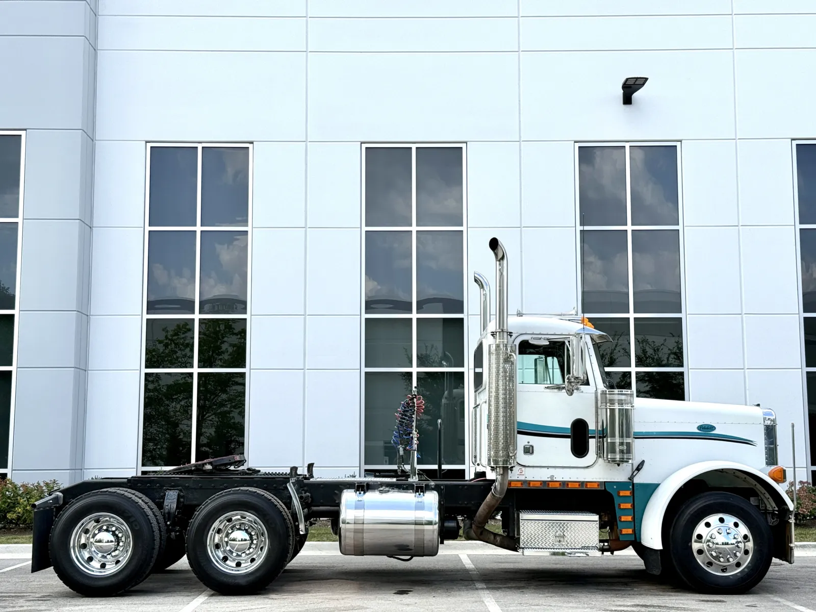 1998 Peterbilt 379 in New Lenox, IL — photo 3