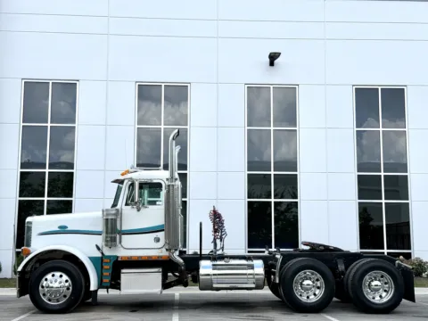 More photos of 1998 PETERBILT 379 at Forge Truck Centers - Illinois, IL