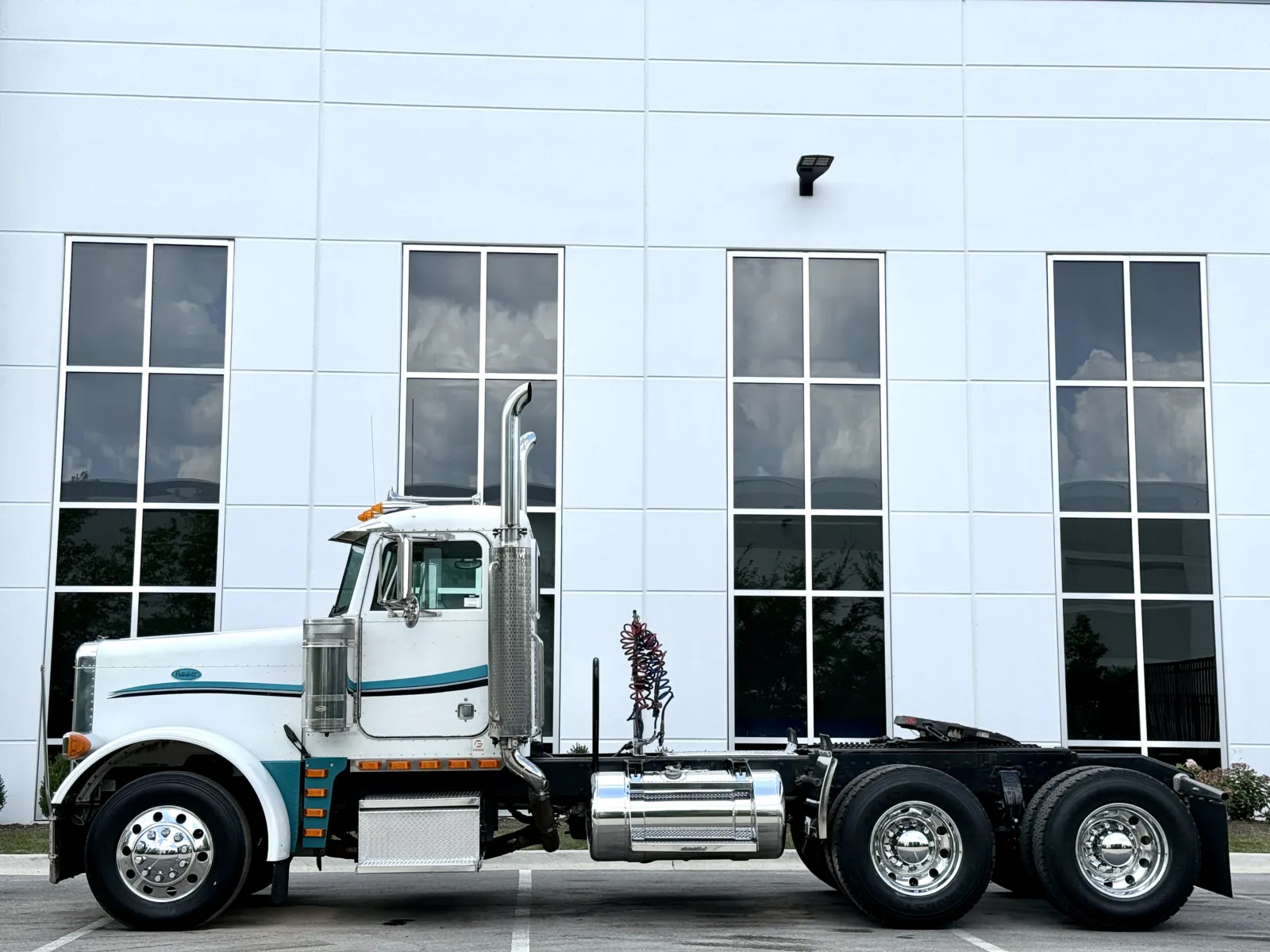 1998 Peterbilt 379 in New Lenox, IL — photo 4
