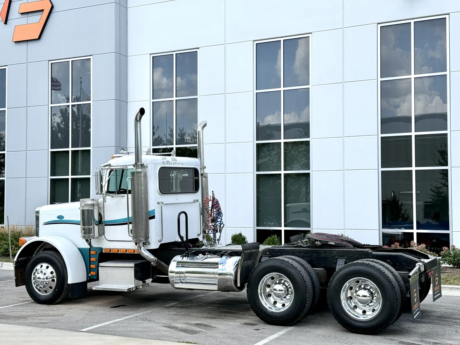 1998 Peterbilt 379 in New Lenox, IL — photo 6
