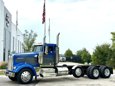 2016 KENWORTH W900 for sale in New Lenox, IL