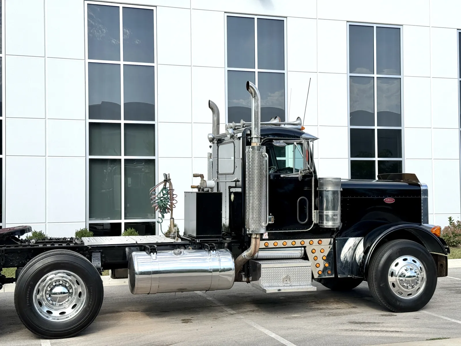 2002 Peterbilt 379 in New Lenox, IL — photo 7