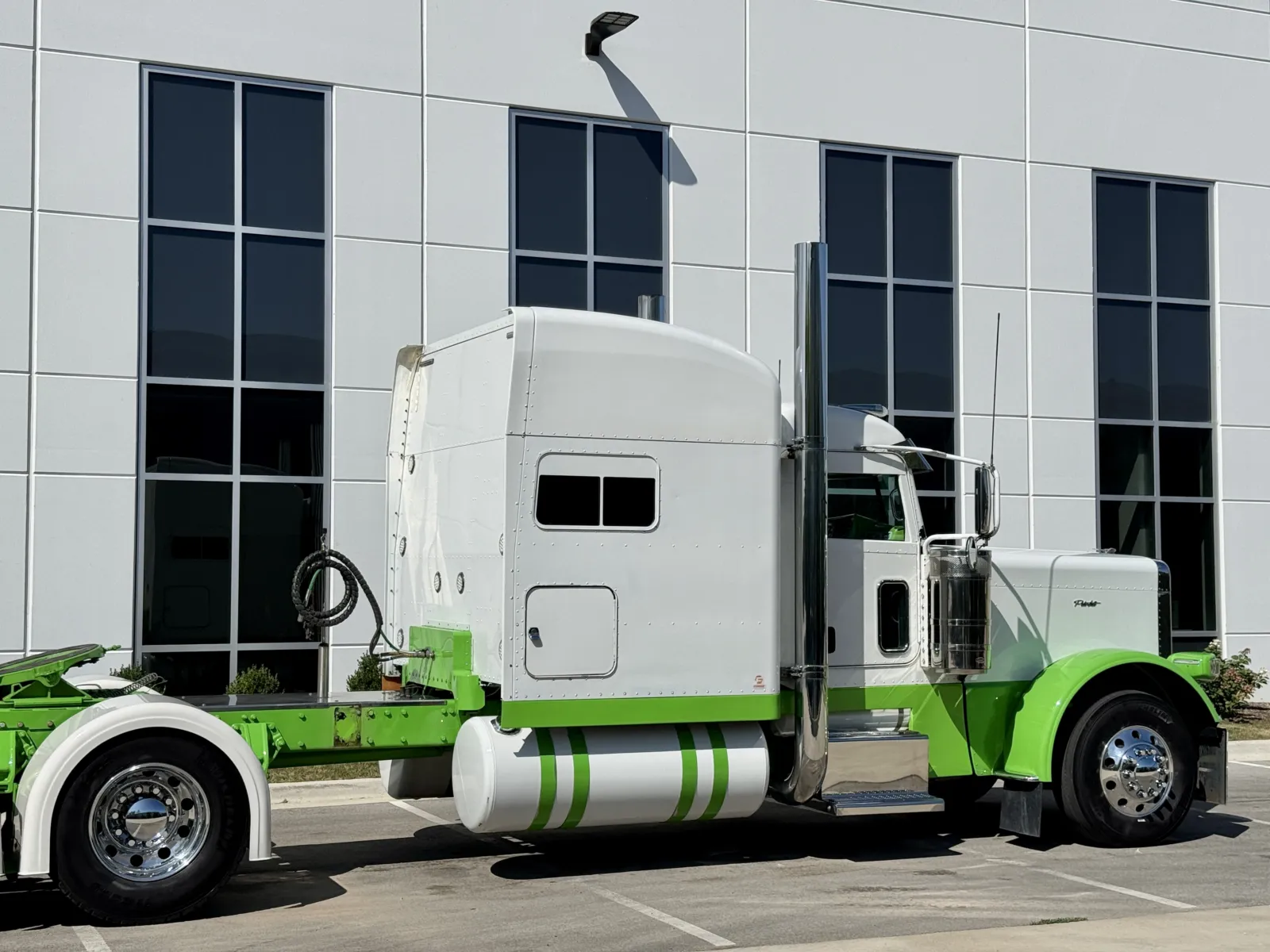 2014 Peterbilt 389 in New Lenox, IL — photo 7