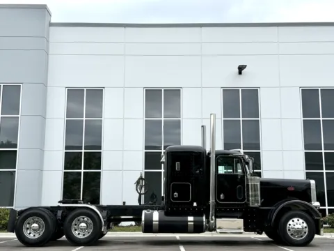 Another view of 1996 PETERBILT 379 for sale in New Lenox, IL at Forge Truck Centers - Illinois