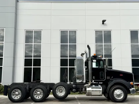 Another view of 2007 PETERBILT 357 for sale in New Lenox, IL at Forge Truck Centers - Illinois