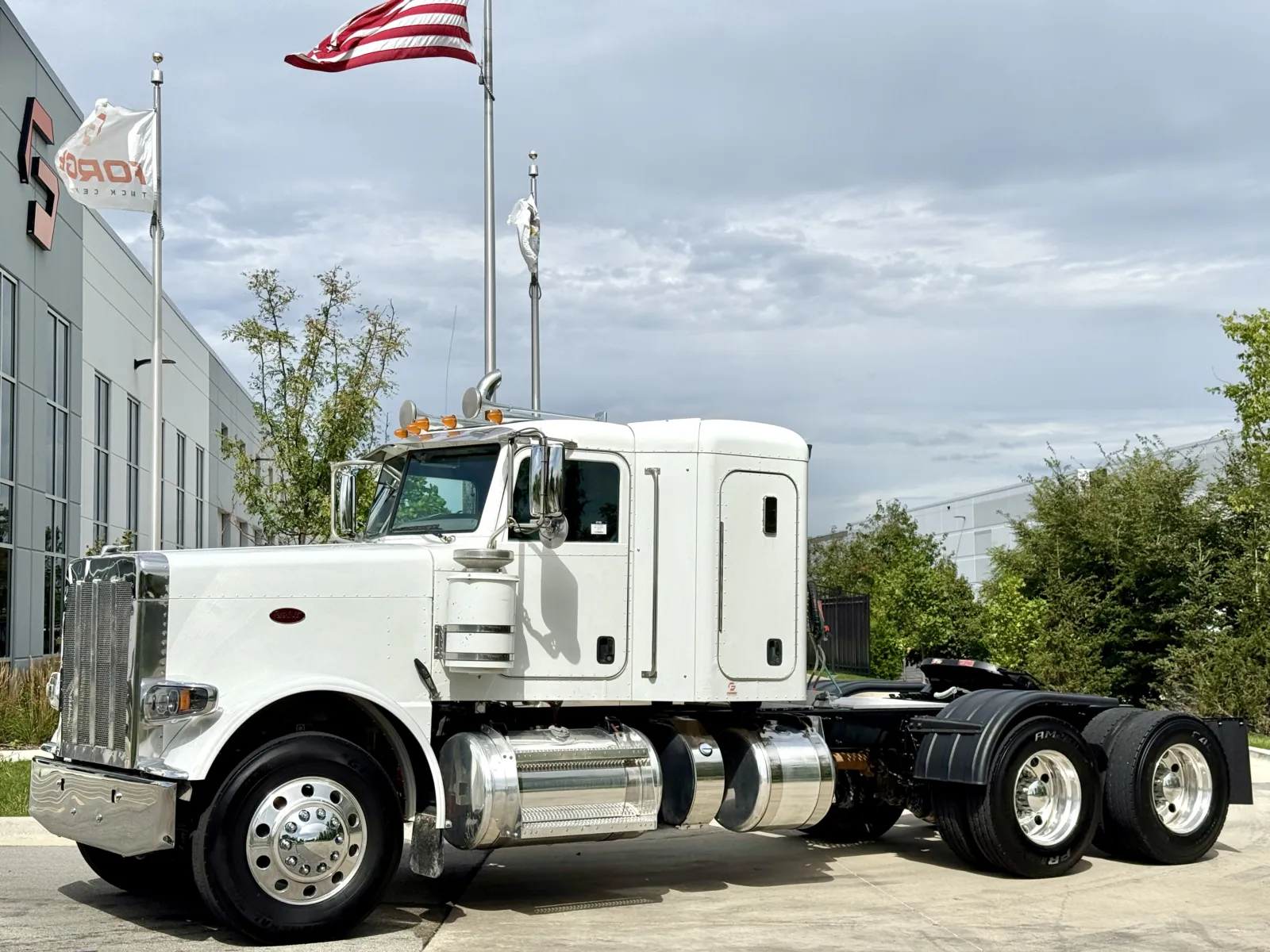 2015 PETERBILT 389 for sale in New Lenox, IL