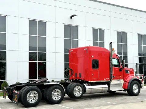 More photos of 2019 PETERBILT 567 at Forge Truck Centers - Illinois, IL