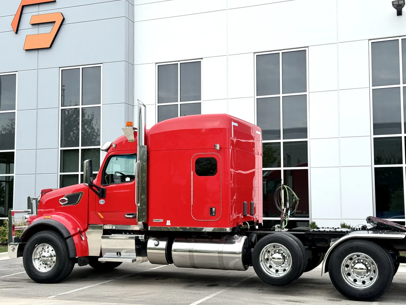 2019 Peterbilt 567 in New Lenox, IL — photo 8