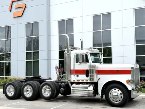 Photos of 2001 PETERBILT 379 for sale in New Lenox, IL at Forge Truck Centers - Illinois