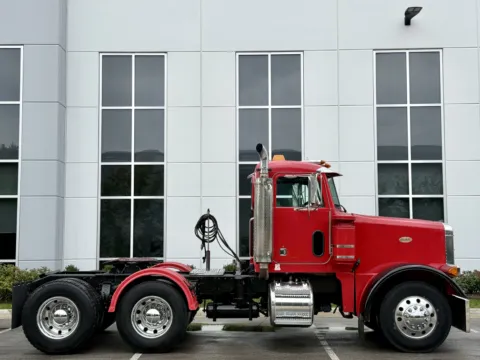 Another view of 1999 PETERBILT 378 for sale in New Lenox, IL at Forge Truck Centers - Illinois