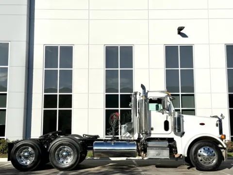 Another view of 2001 PETERBILT 378 for sale in New Lenox, IL at Forge Truck Centers - Illinois