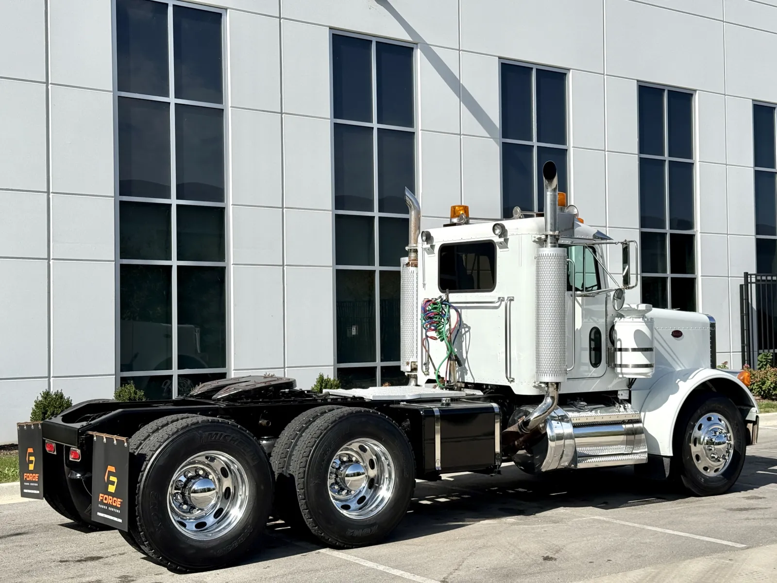 2000 Peterbilt 379 in New Lenox, IL — photo 5