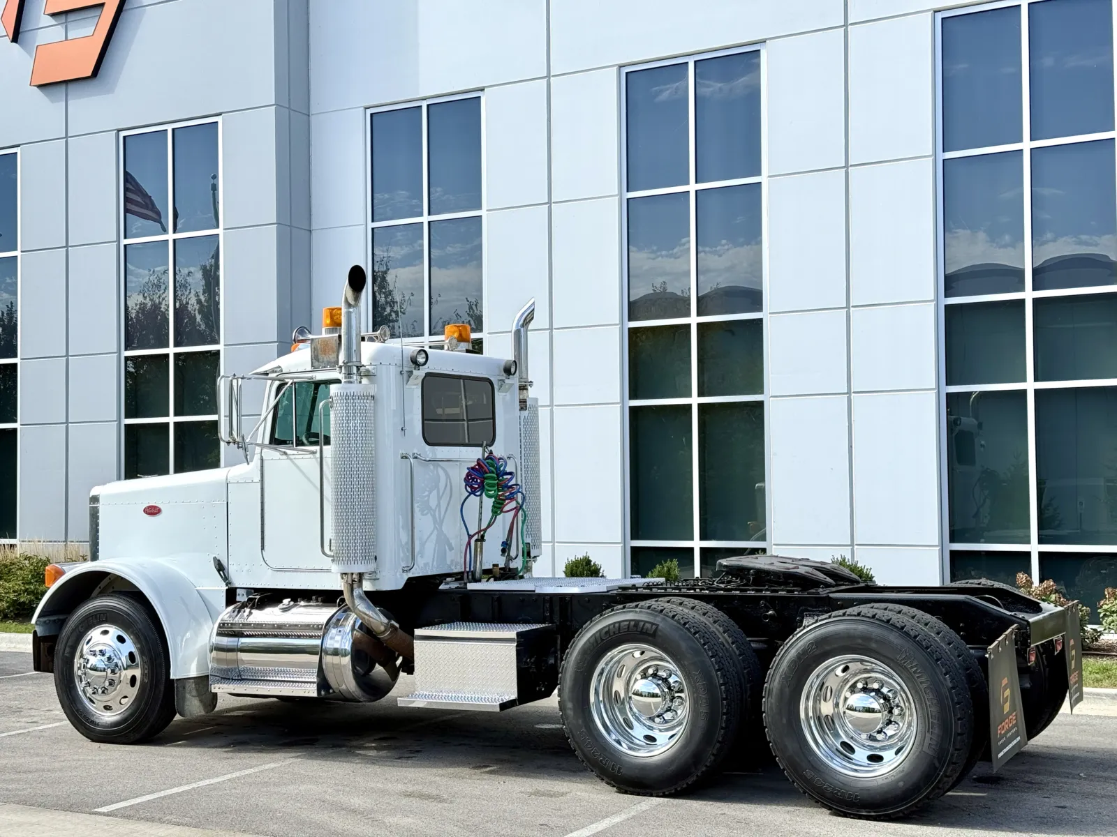 2000 Peterbilt 379 in New Lenox, IL — photo 6