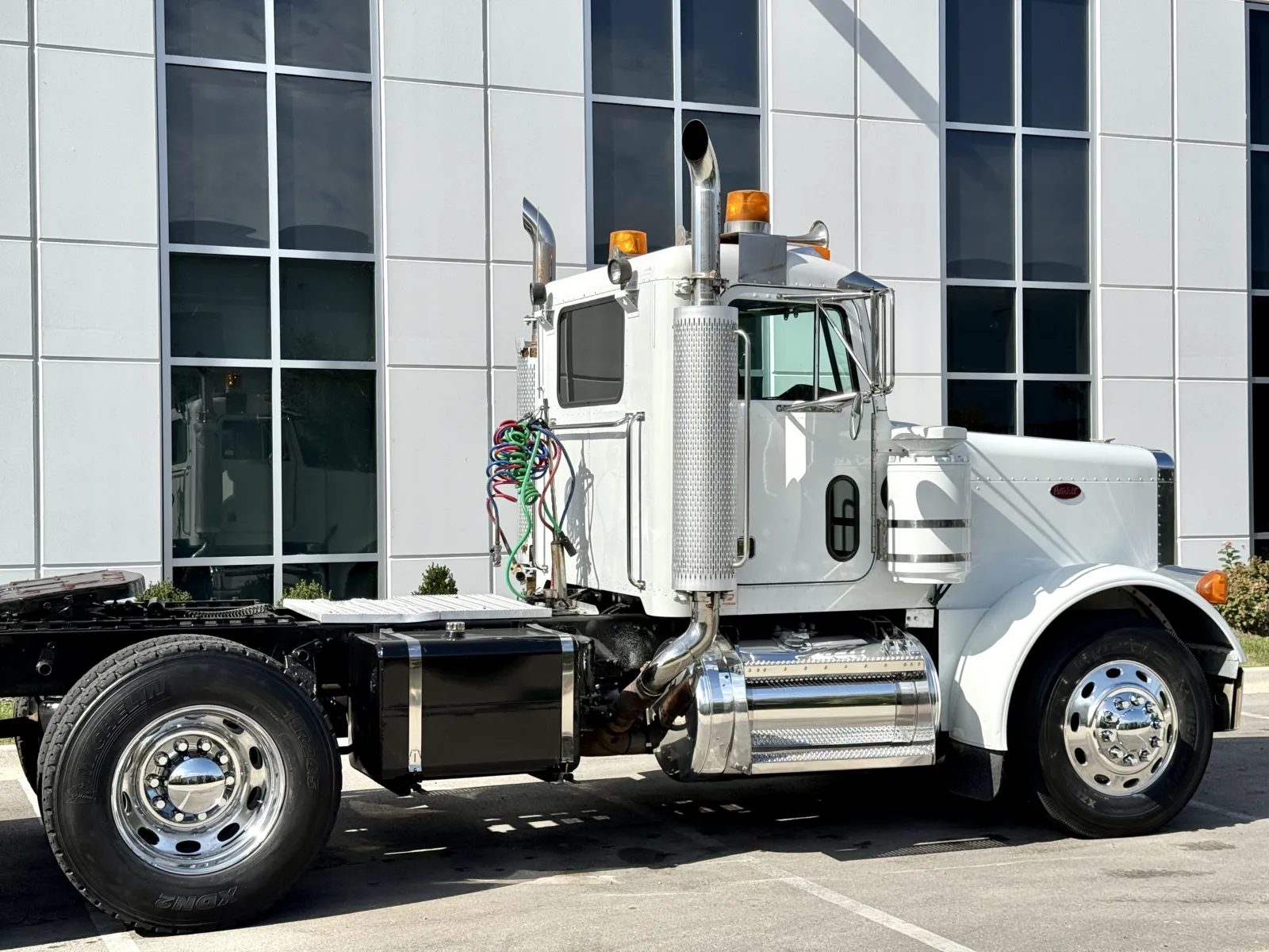 2000 Peterbilt 379 in New Lenox, IL — photo 7
