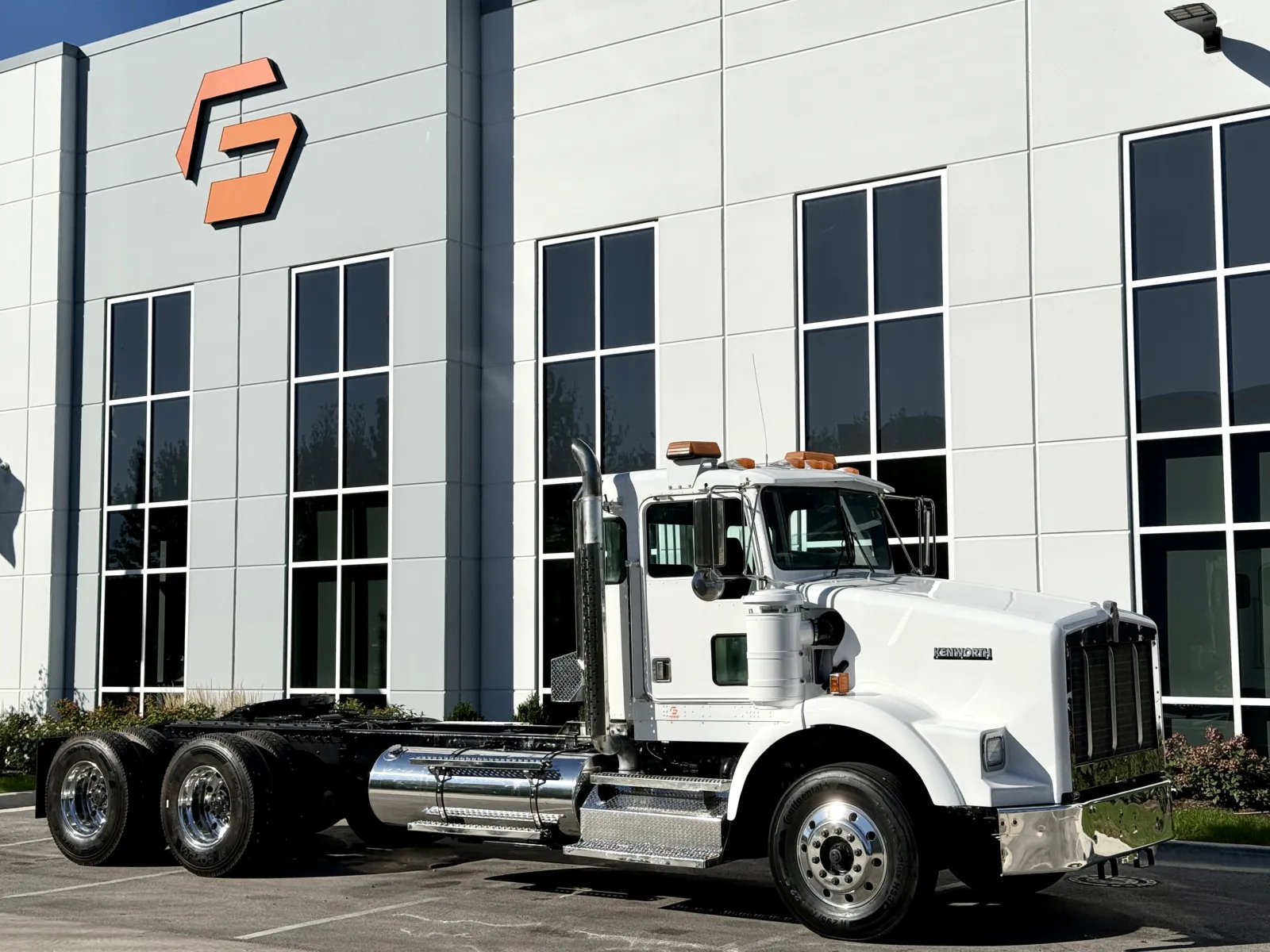 2002 Kenworth T800 in New Lenox, IL — photo 2
