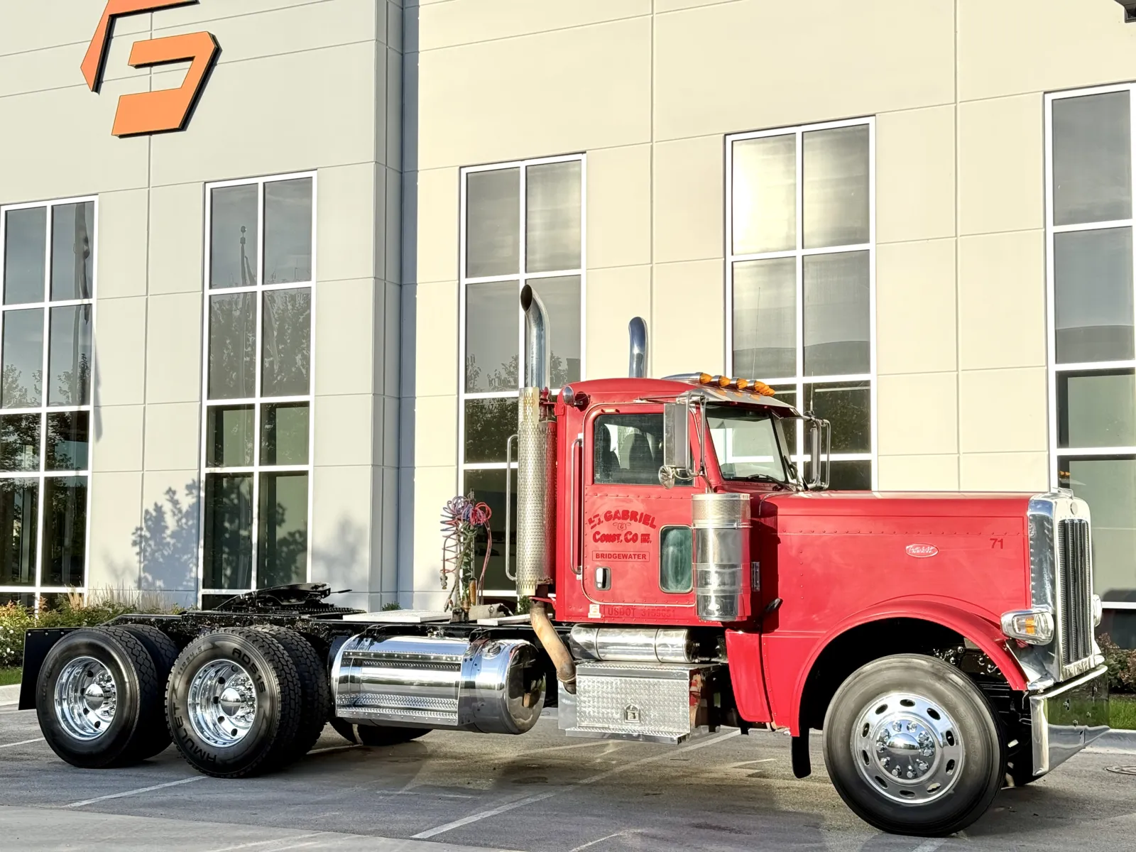 2009 Peterbilt 389 in New Lenox, IL — photo 2