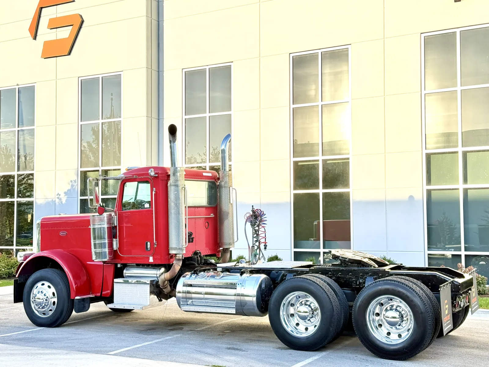 2009 Peterbilt 389 in New Lenox, IL — photo 6