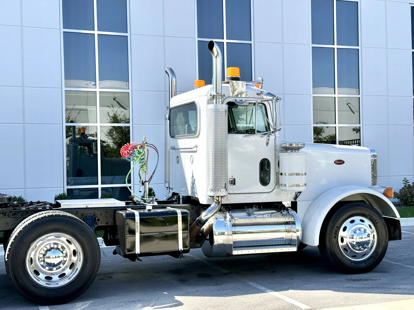 2003 Peterbilt 379 in New Lenox, IL — photo 7