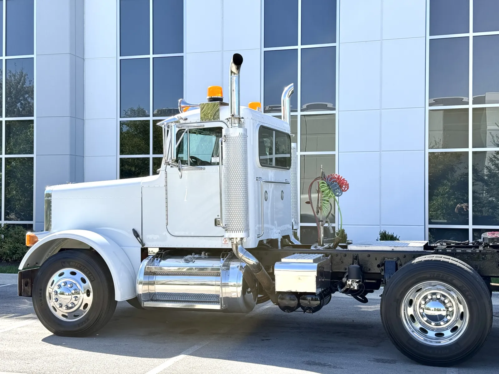 2003 Peterbilt 379 in New Lenox, IL — photo 8