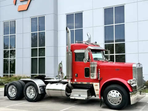 Photos of 2007 PETERBILT 379 for sale in New Lenox, IL at Forge Truck Centers - Illinois