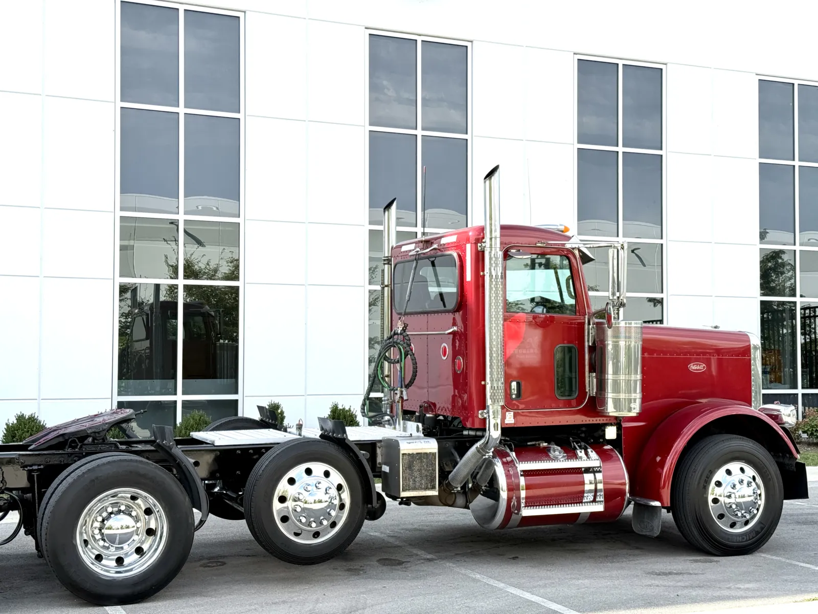2018 Peterbilt 389 in New Lenox, IL — photo 7