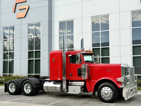 Photos of 2018 PETERBILT 389 for sale in New Lenox, IL at Forge Truck Centers - Illinois