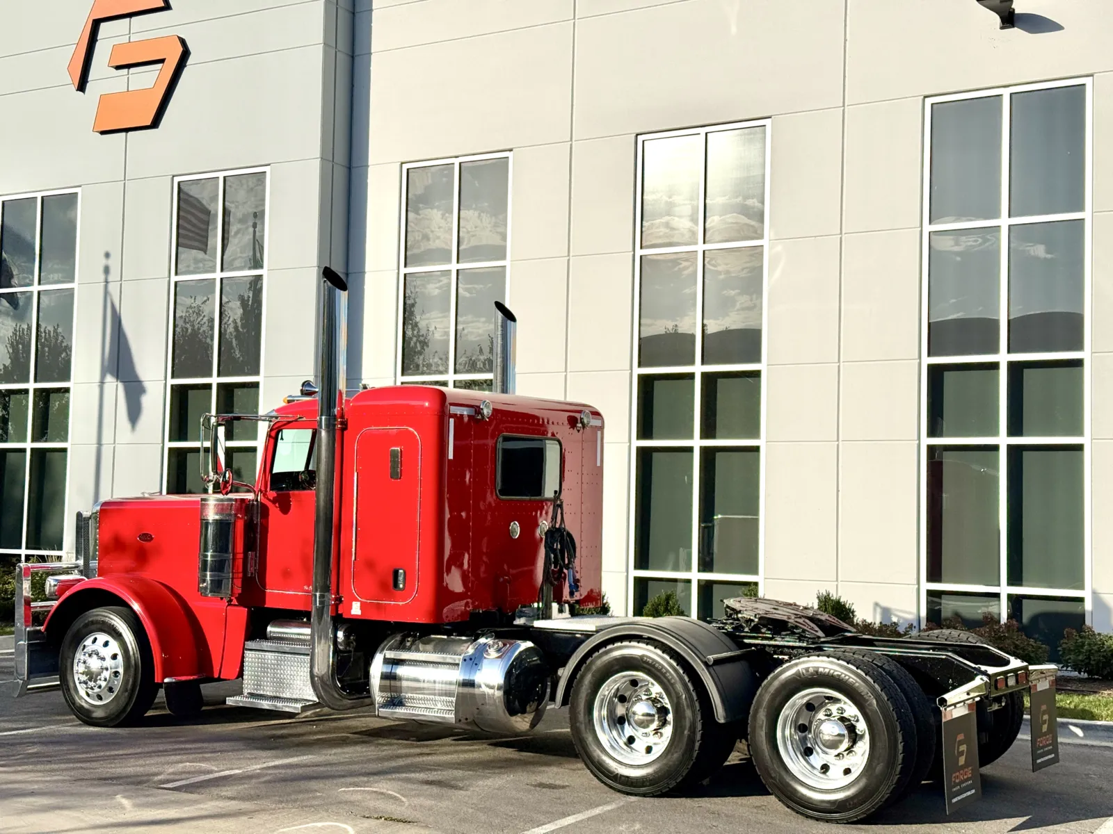 2018 Peterbilt 389 in New Lenox, IL — photo 6