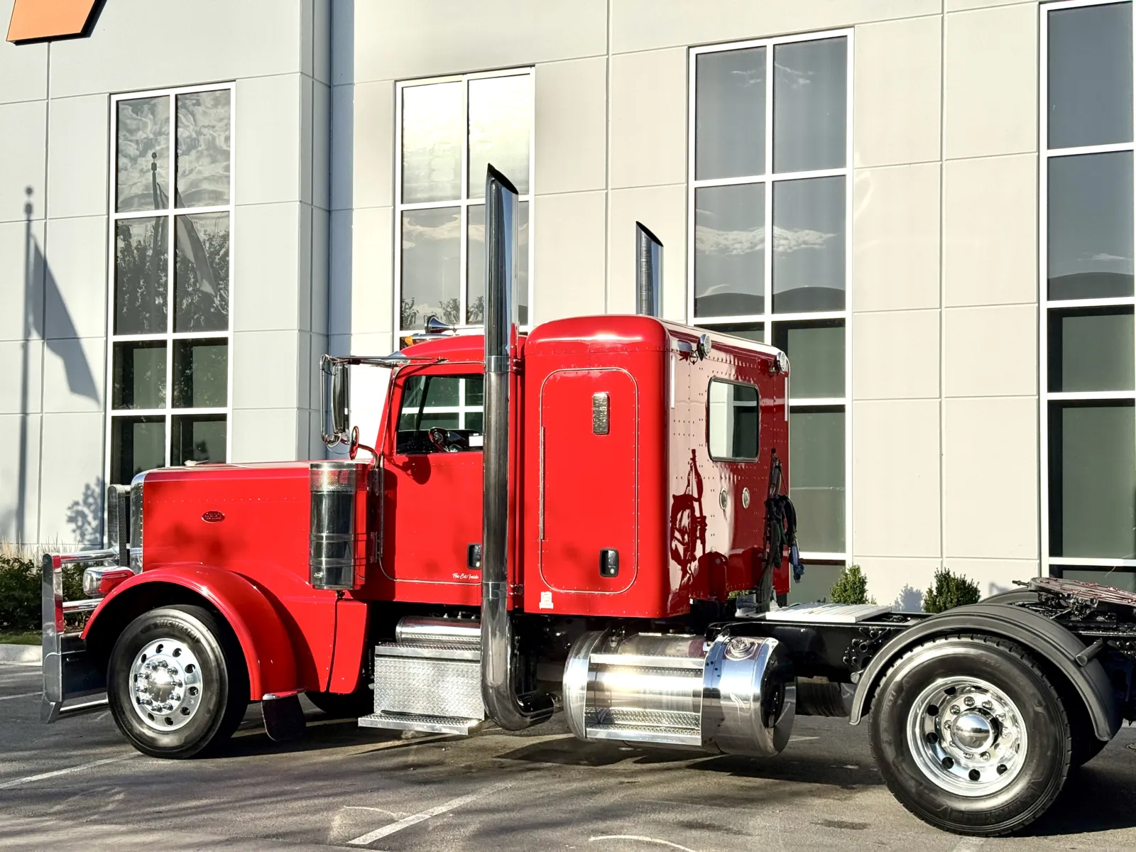 2018 Peterbilt 389 in New Lenox, IL — photo 8