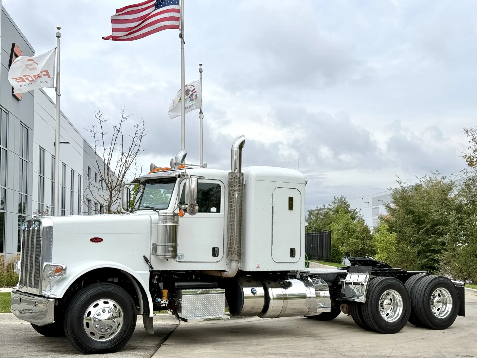 2015 PETERBILT 389 for sale in New Lenox, IL