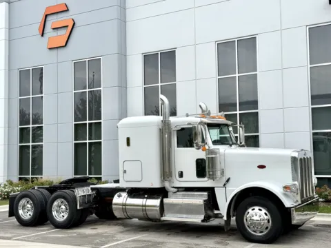 Photos of 2015 PETERBILT 389 for sale in New Lenox, IL at Forge Truck Centers - Illinois