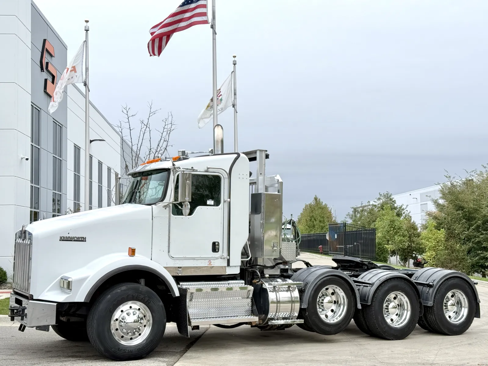 2011 KENWORTH T800 for sale in New Lenox, IL