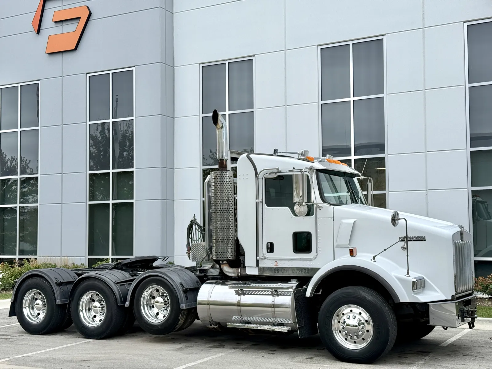 2011 Kenworth T800 in New Lenox, IL — photo 2