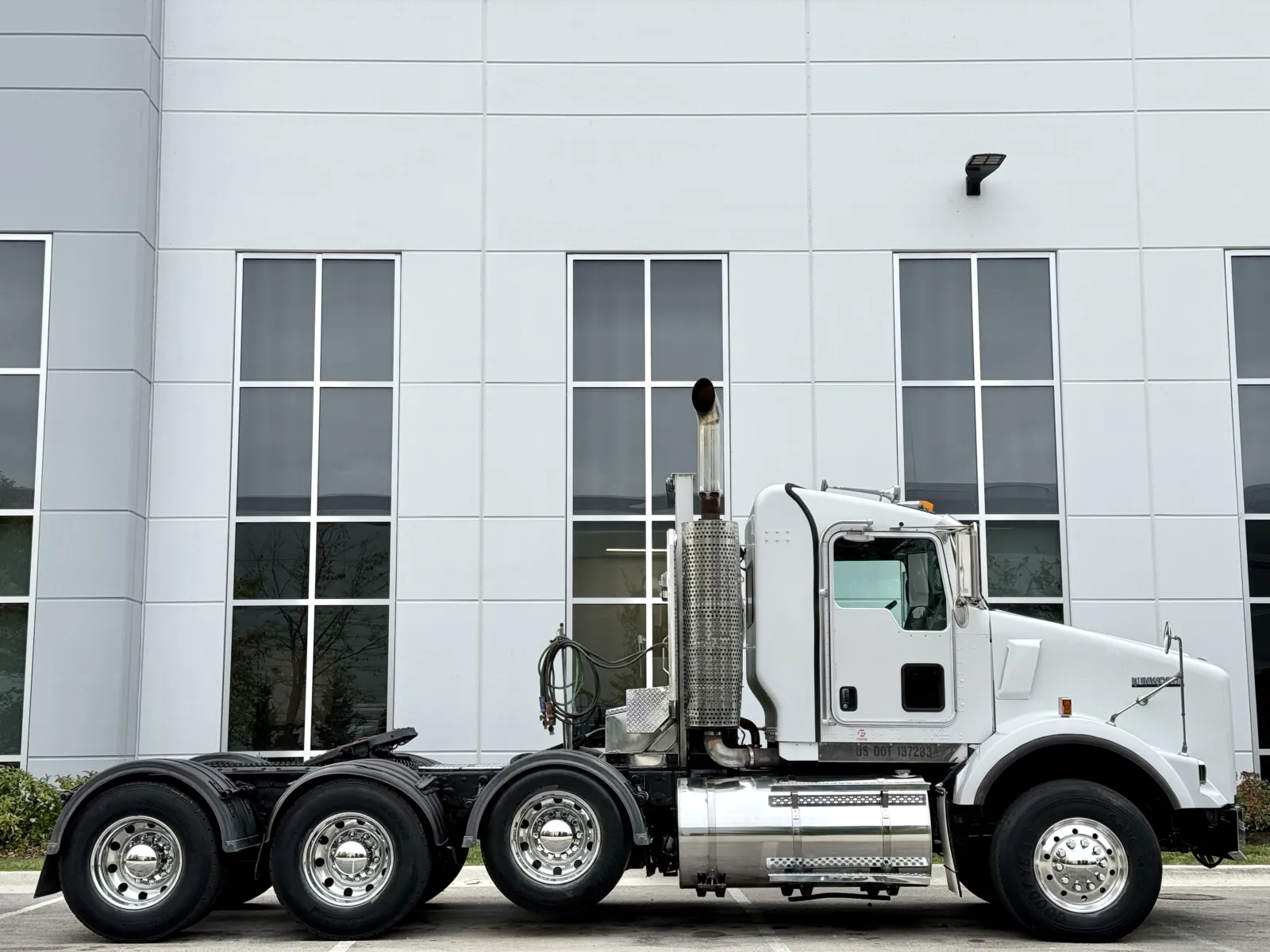 2011 Kenworth T800 in New Lenox, IL — photo 3