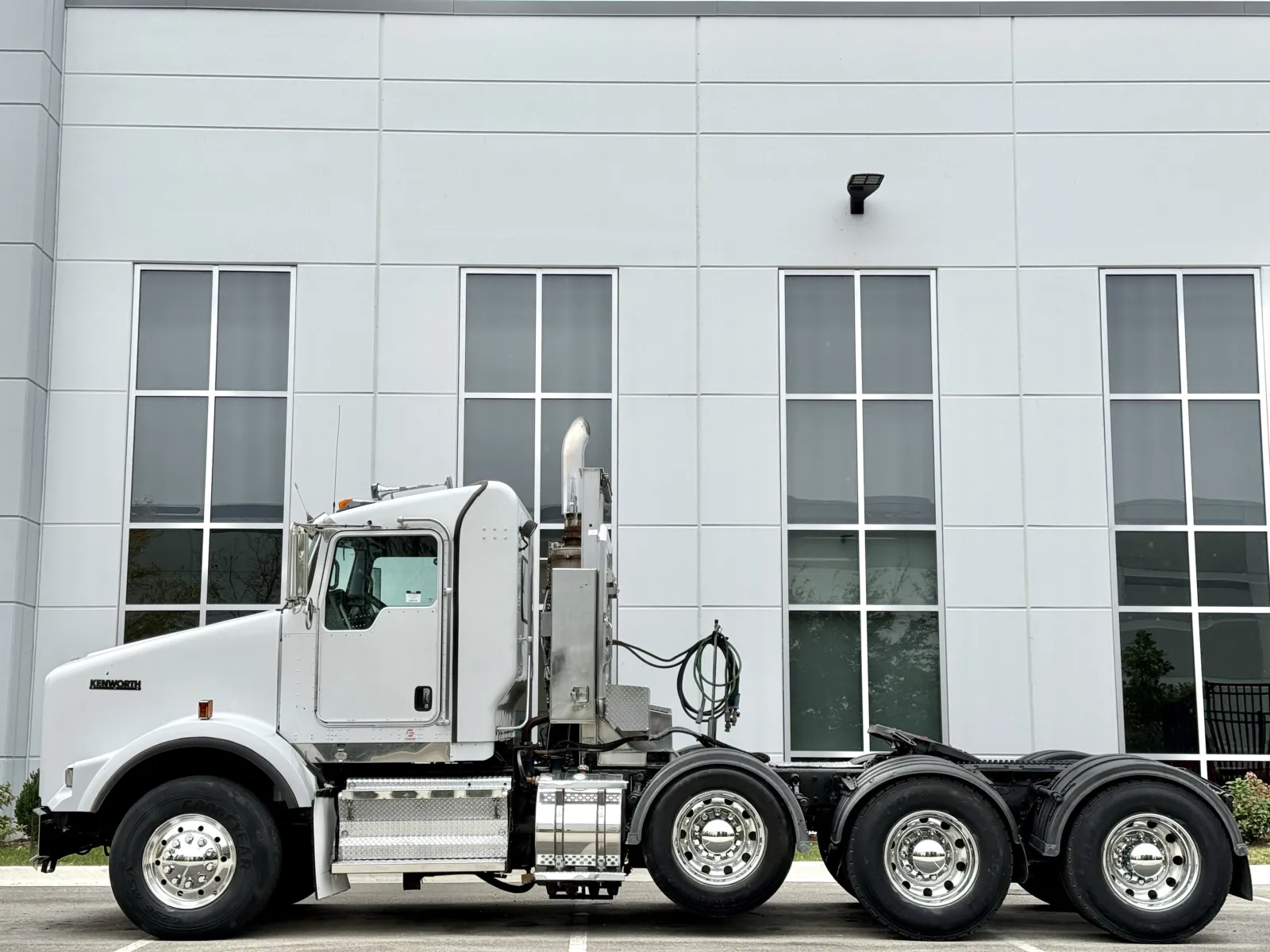 2011 Kenworth T800 in New Lenox, IL — photo 4