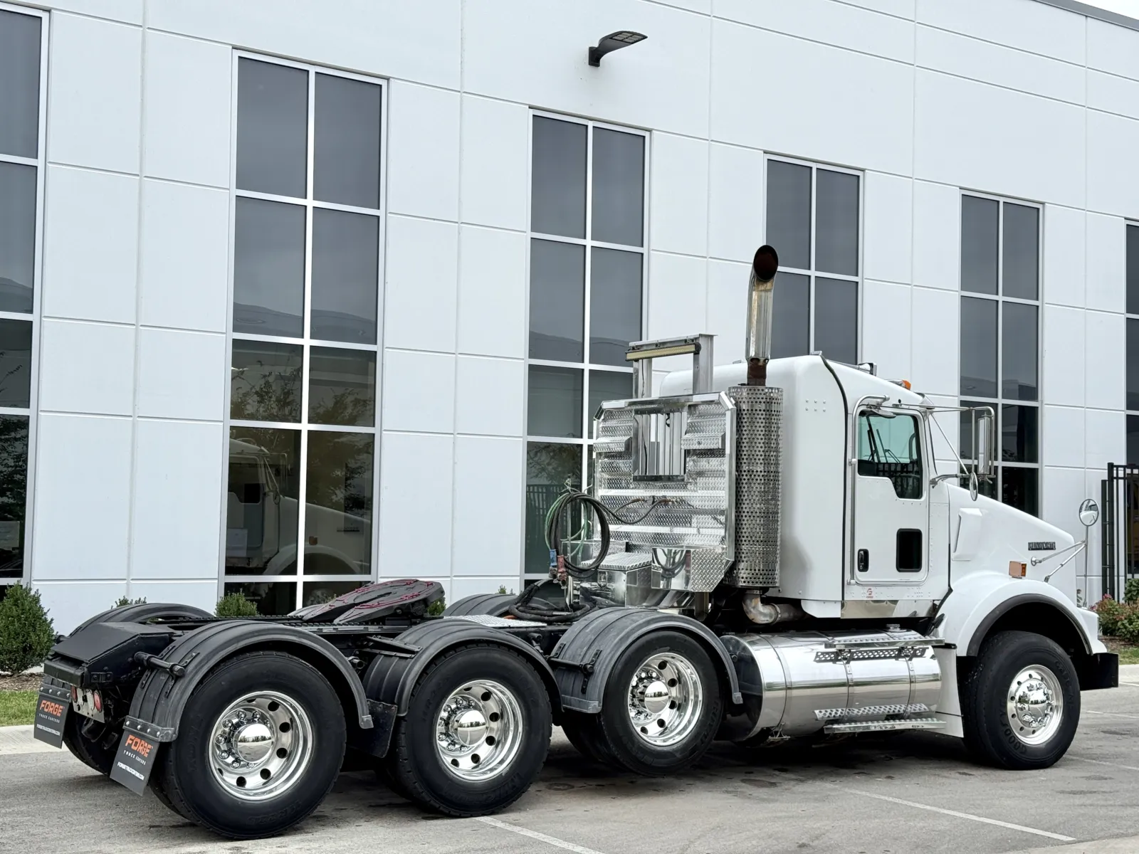 2011 Kenworth T800 in New Lenox, IL — photo 5