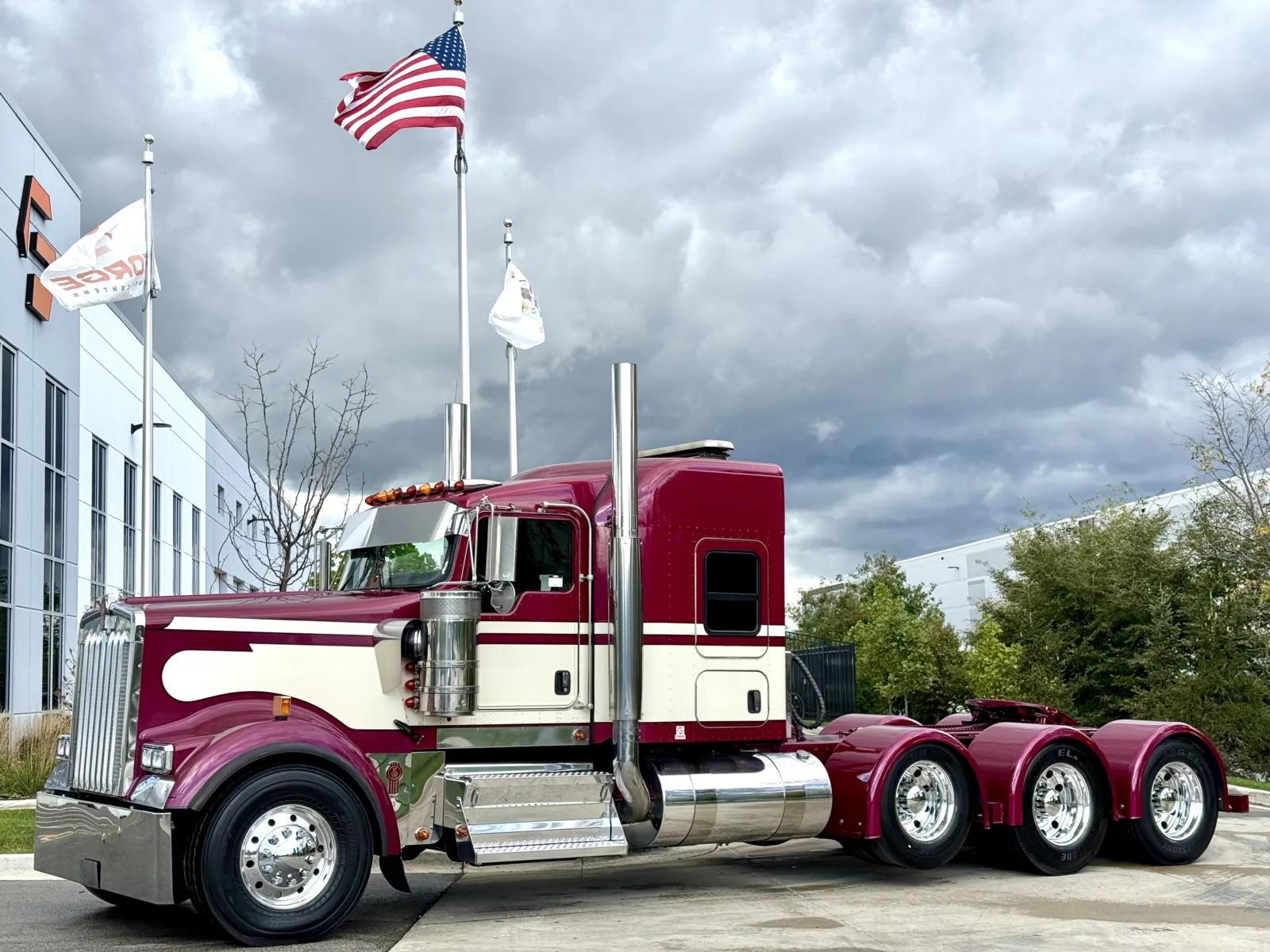 2017 KENWORTH W900 for sale in New Lenox, IL