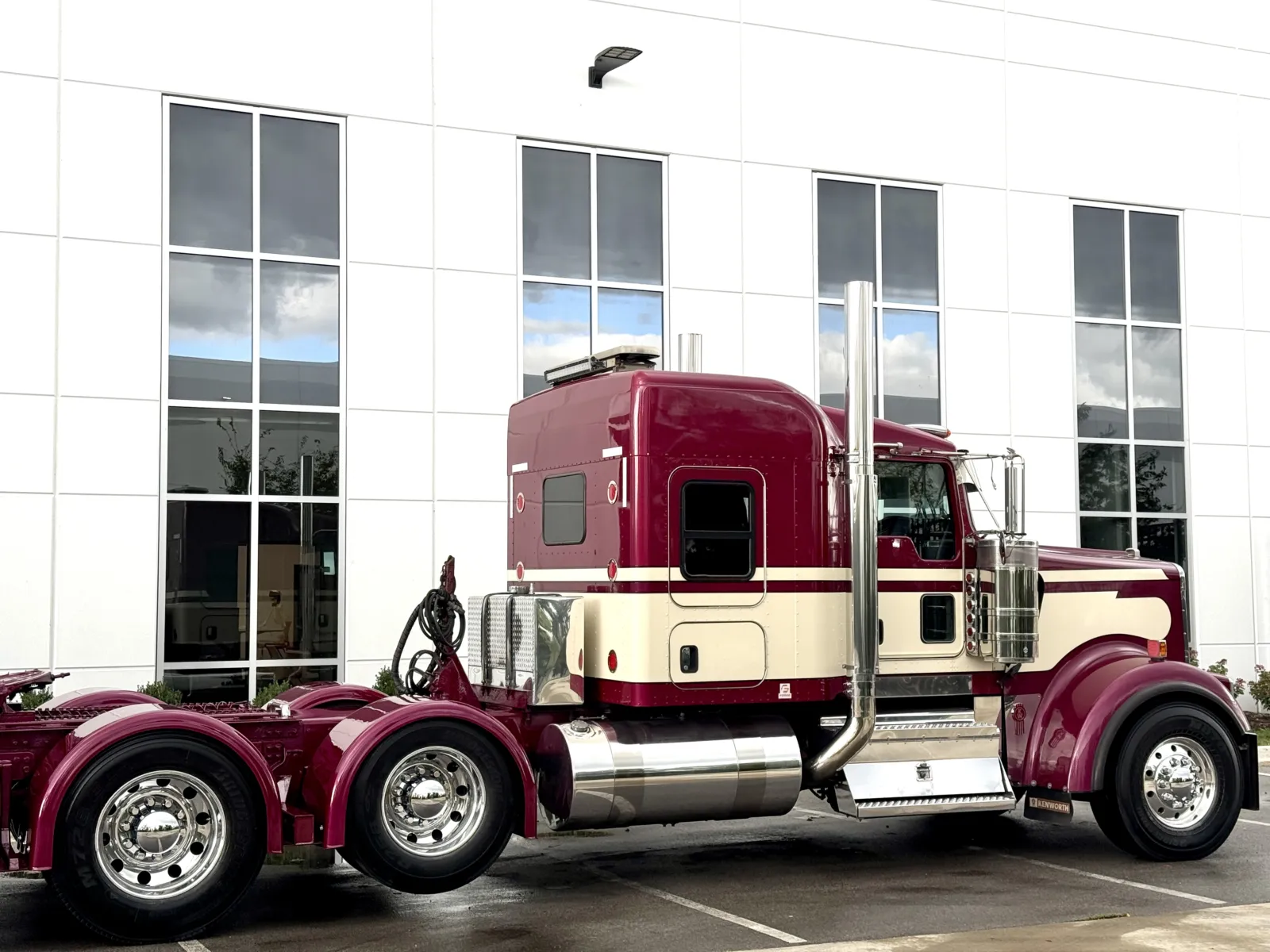 2017 Kenworth W900 in New Lenox, IL — photo 7